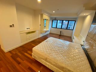 Condo en alquiler de 3 habitaciones en Khlong Toei, Bangkok