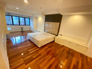 Condo en alquiler de 3 habitaciones en Khlong Toei, Bangkok