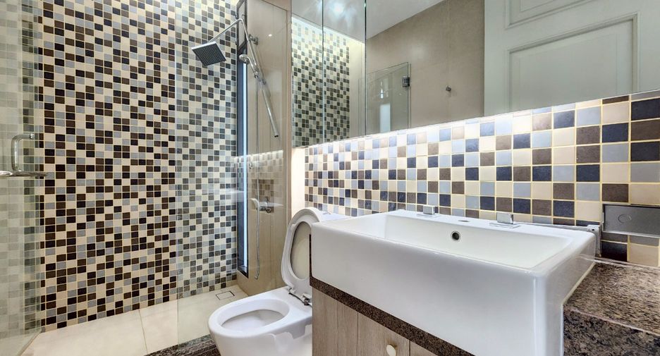 For rent 4 ベッドルーム condo in Watthana, Bangkok