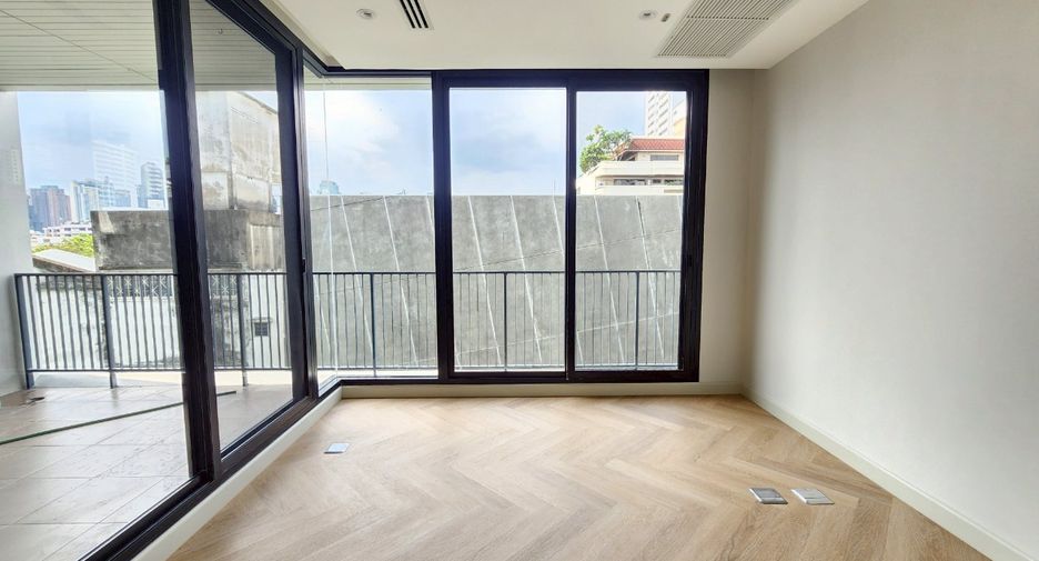 For rent 4 ベッドルーム condo in Watthana, Bangkok