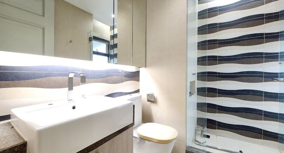 For rent 4 ベッドルーム condo in Watthana, Bangkok