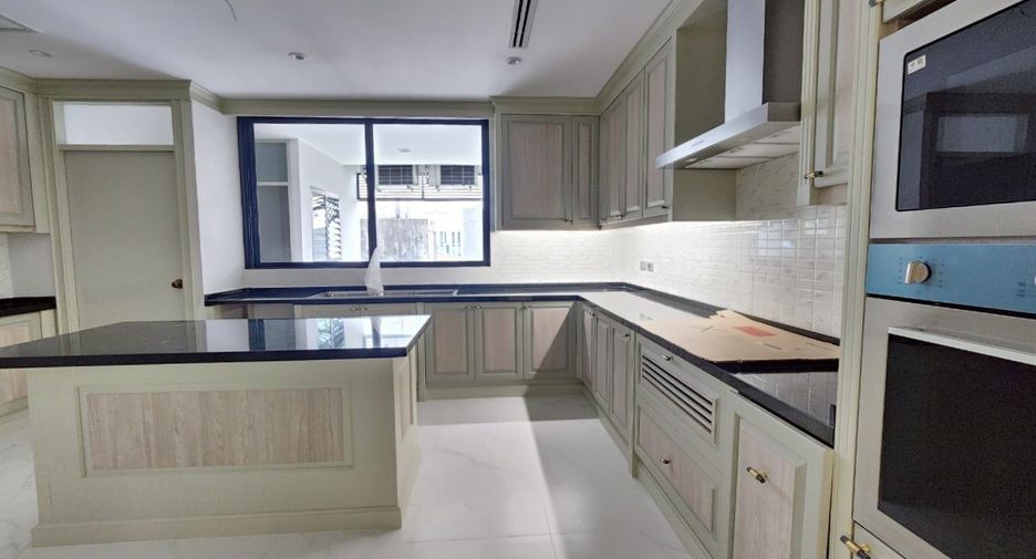 For rent 4 ベッドルーム condo in Watthana, Bangkok