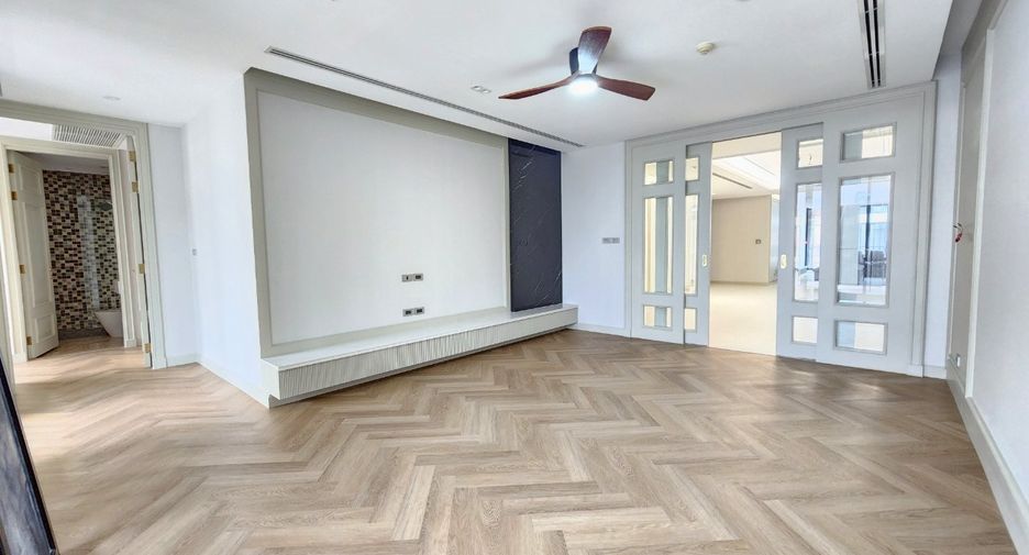 For rent 4 ベッドルーム condo in Watthana, Bangkok