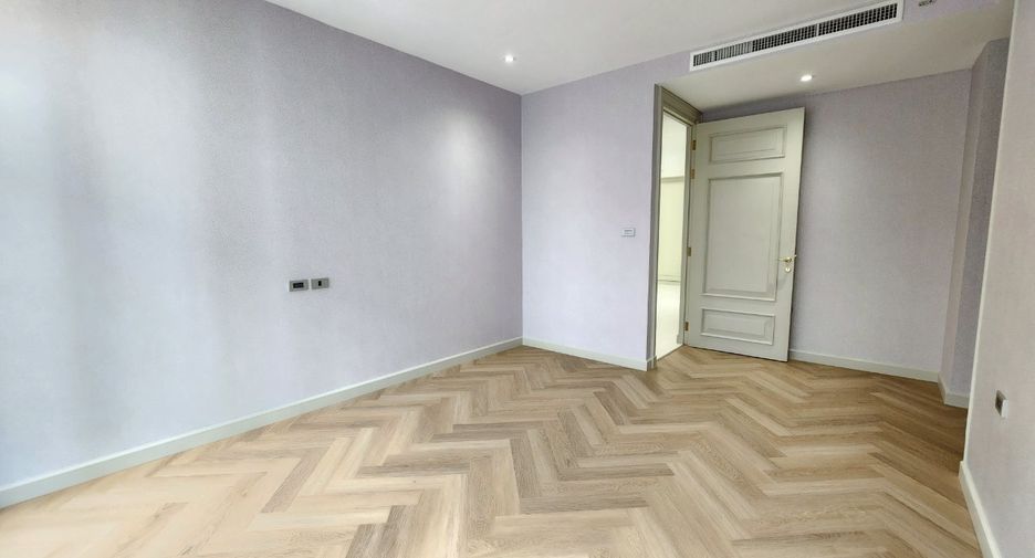 For rent 4 ベッドルーム condo in Watthana, Bangkok