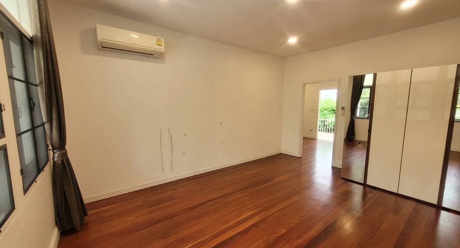 出租 2 卧室 联排别墅 在 Khlong Toei, 曼谷