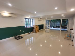 Reihenhaus zur Miete mit 2 Zimmer in Khlong Toei, Bangkok
