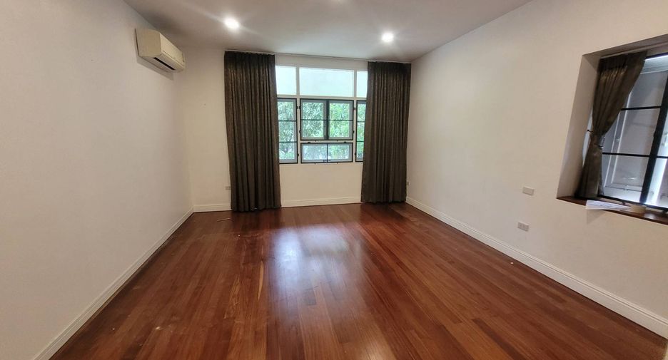 出租 2 卧室 联排别墅 在 Khlong Toei, 曼谷