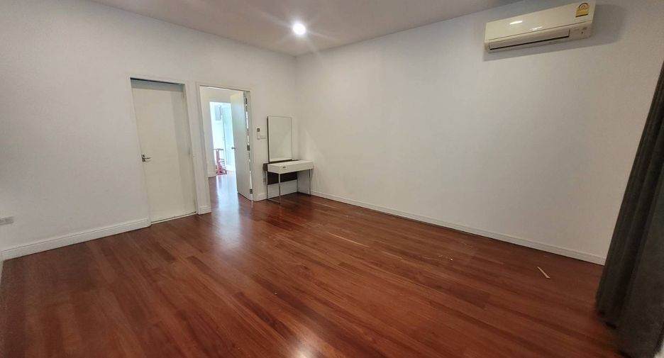 出租 2 卧室 联排别墅 在 Khlong Toei, 曼谷