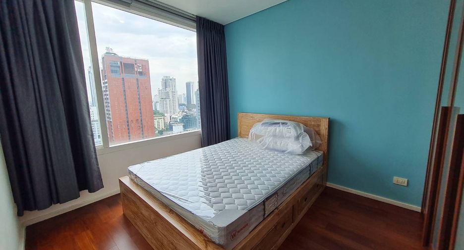 For rent 2 bedrooms condo in Watthana, Bangkok