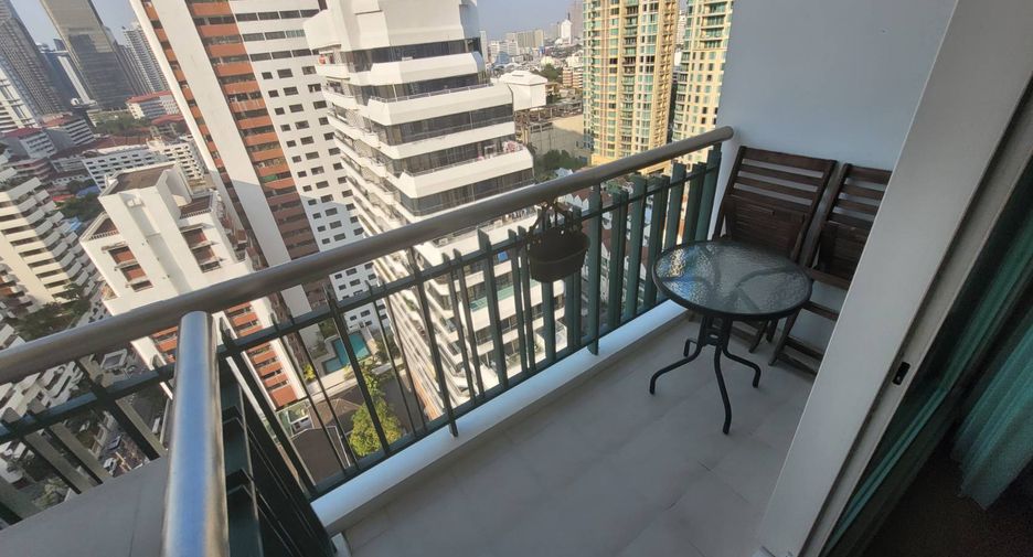 For rent 2 bedrooms condo in Watthana, Bangkok