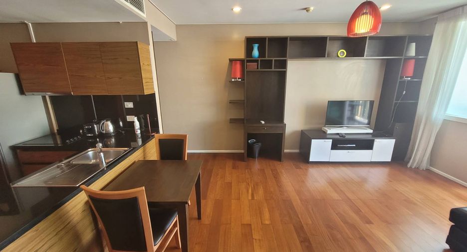 For rent 2 bedrooms condo in Watthana, Bangkok
