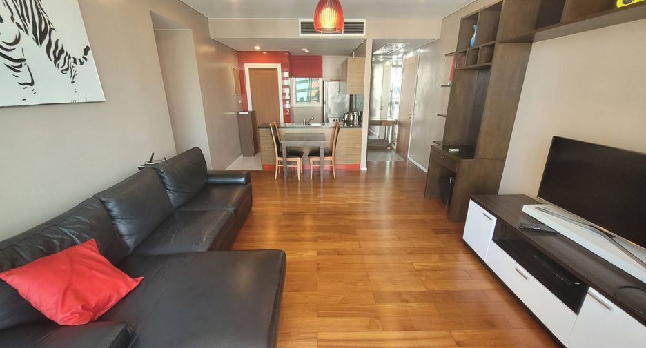 For rent 2 bedrooms condo in Watthana, Bangkok