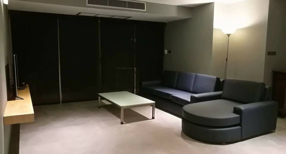 For rent 3 bedrooms condo in Khlong Toei, Bangkok