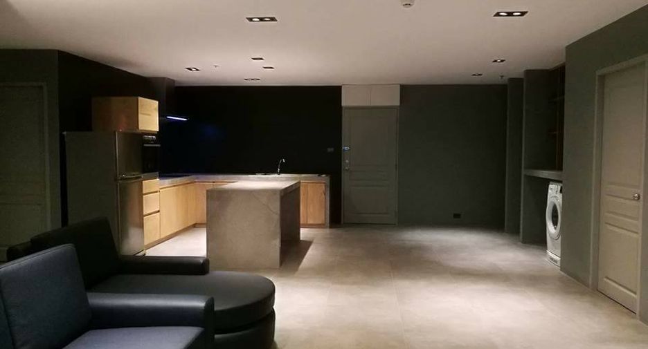 For rent 3 bedrooms condo in Khlong Toei, Bangkok