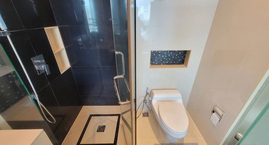For rent 1 bed condo in Khlong Toei, Bangkok