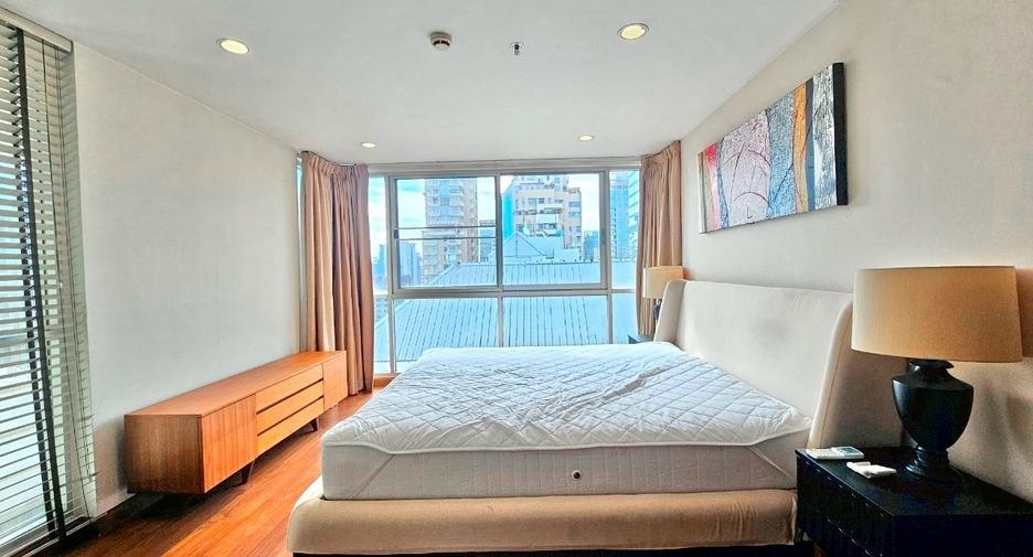 For rent 2 bedrooms condo in Pathum Wan, Bangkok
