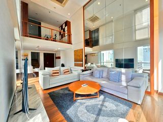 For rent 2 bedrooms condo in Pathum Wan, Bangkok