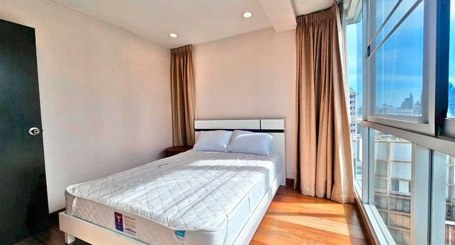 For rent 2 bedrooms condo in Pathum Wan, Bangkok