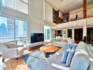 For rent 2 bedrooms condo in Pathum Wan, Bangkok