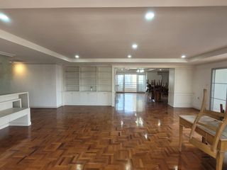 Condo en alquiler de 3 habitaciones en Watthana, Bangkok