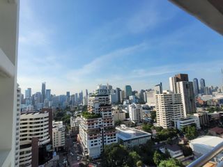 Condo en alquiler de 3 habitaciones en Watthana, Bangkok