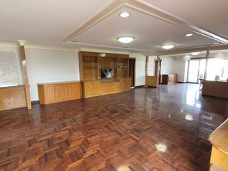 Condo en alquiler de 3 habitaciones en Watthana, Bangkok