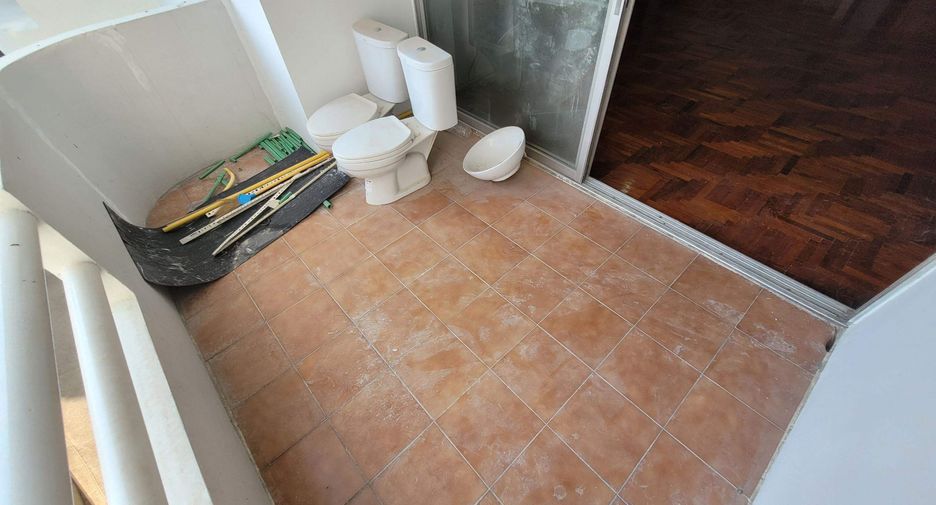 For rent 3 bedrooms condo in Watthana, Bangkok