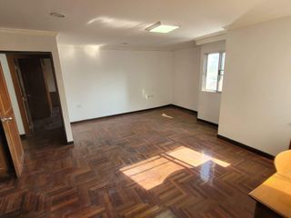 Condo en alquiler de 3 habitaciones en Watthana, Bangkok