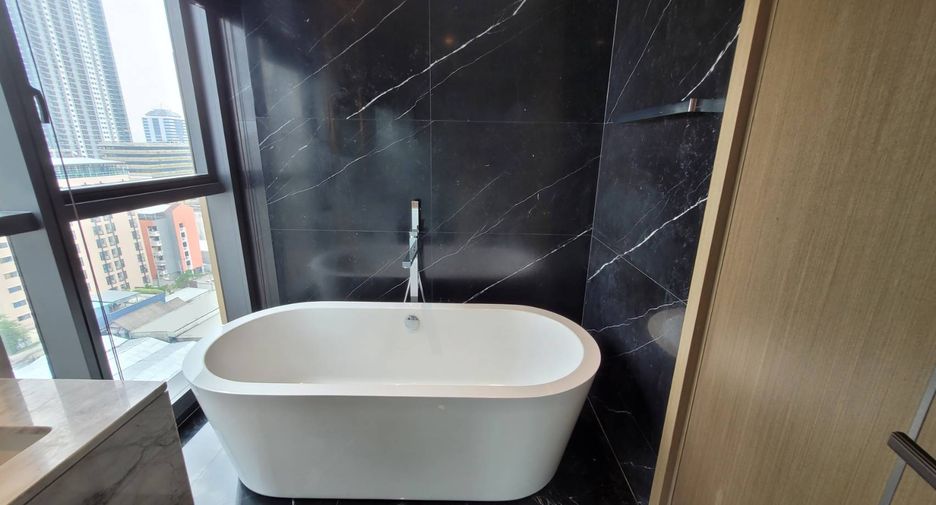 For rent 2 bedrooms condo in Watthana, Bangkok