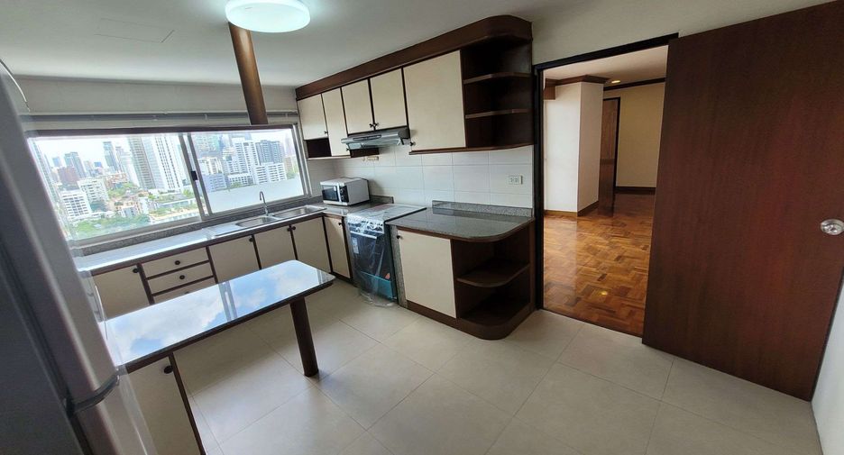 ให้เช่า 3 ห้องนอน คอนโด ใน วัฒนา, กรุงเทพฯ