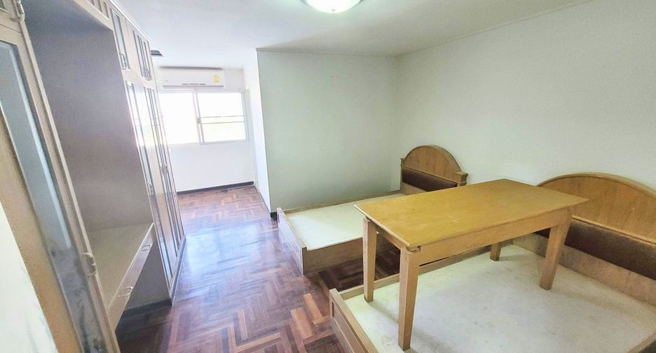 Condo en alquiler de 3 habitaciones en Watthana, Bangkok