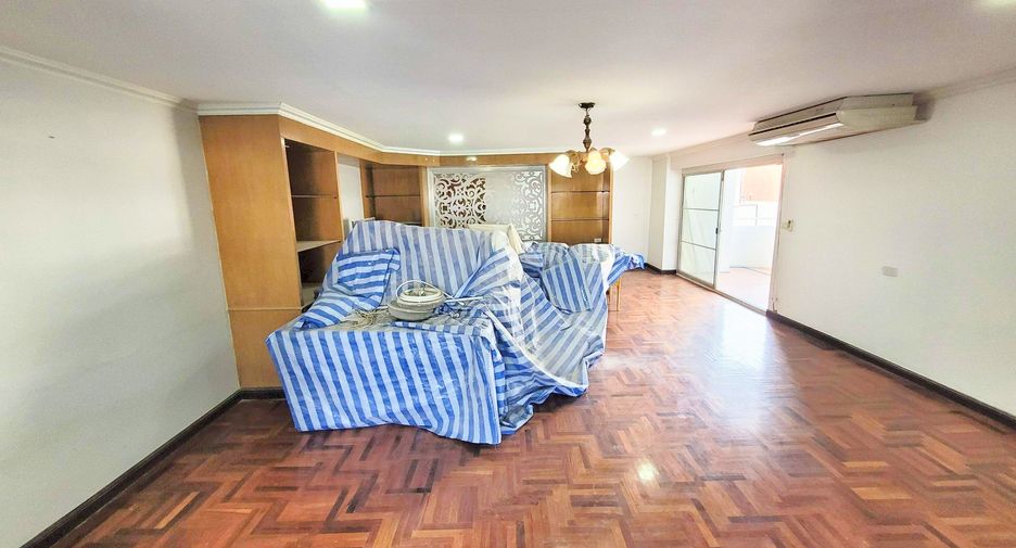 Condo en alquiler de 3 habitaciones en Watthana, Bangkok