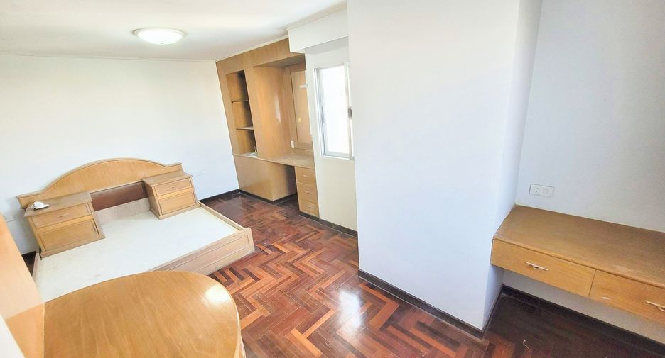 Condo en alquiler de 3 habitaciones en Watthana, Bangkok