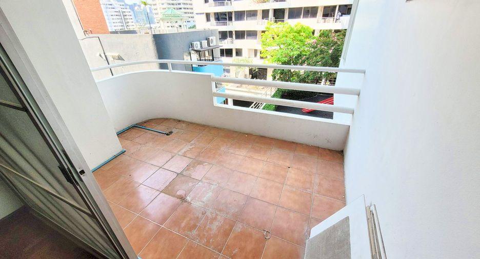 Condo en alquiler de 3 habitaciones en Watthana, Bangkok