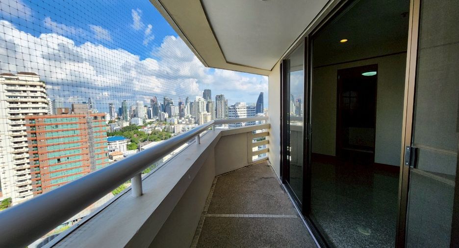 For rent and for sale 3 bedrooms condo in Khlong Toei, Bangkok