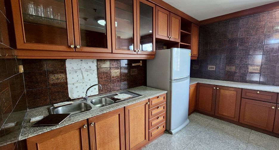For rent and for sale 3 bedrooms condo in Khlong Toei, Bangkok