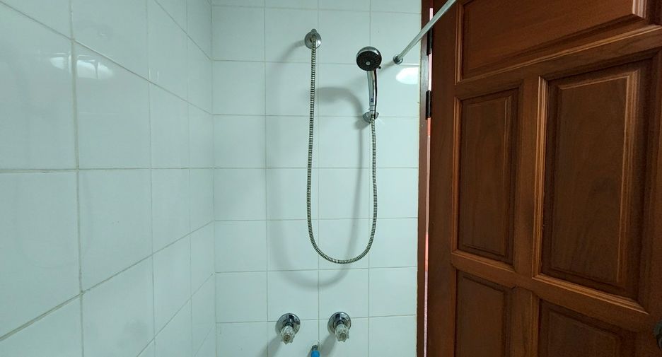For rent and for sale 3 bedrooms condo in Khlong Toei, Bangkok