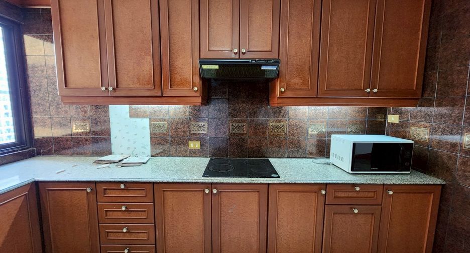 For rent and for sale 3 bedrooms condo in Khlong Toei, Bangkok