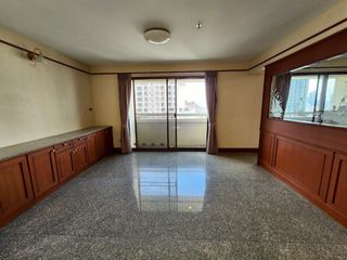 出租 和 出售 3 卧室 公寓 在 Khlong Toei, 曼谷
