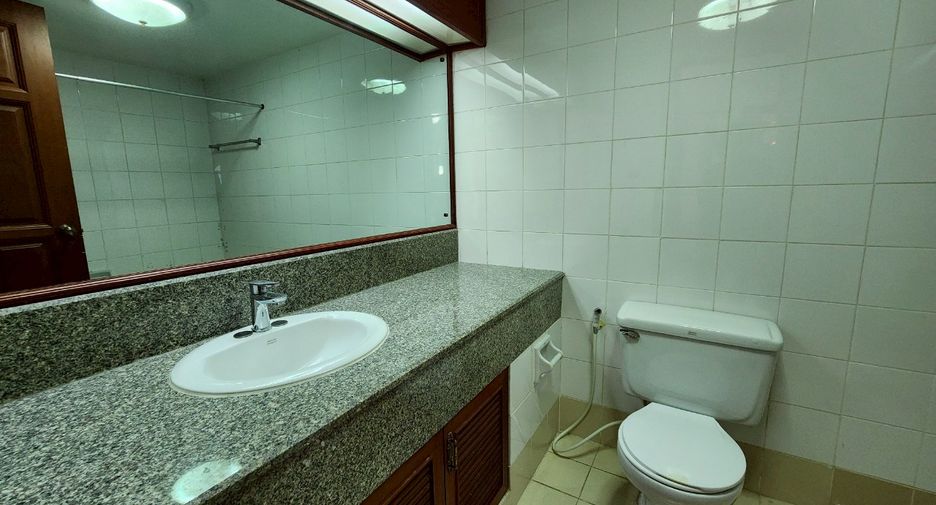 For rent and for sale 3 bedrooms condo in Khlong Toei, Bangkok