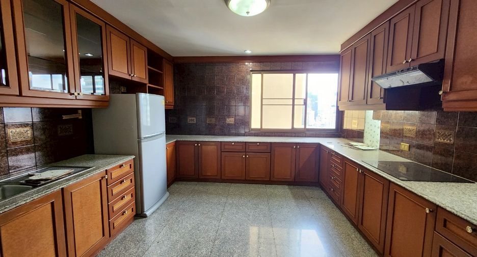 For rent and for sale 3 bedrooms condo in Khlong Toei, Bangkok