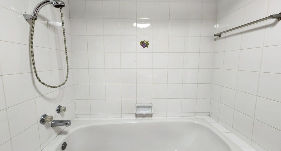 For rent and for sale 3 bedrooms condo in Khlong Toei, Bangkok