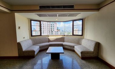 À louer et à vendre 3 chambres condo à Khlong Toei, Bangkok