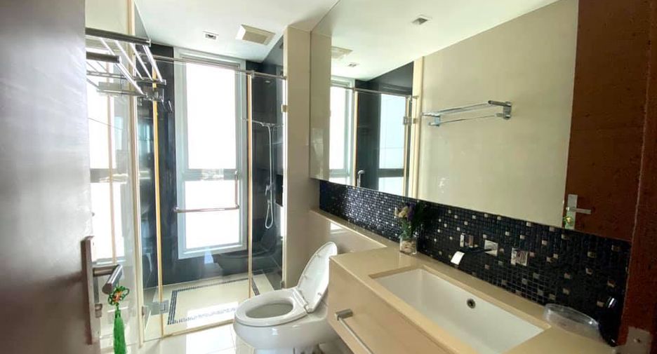 For rent 2 bedrooms condo in Watthana, Bangkok