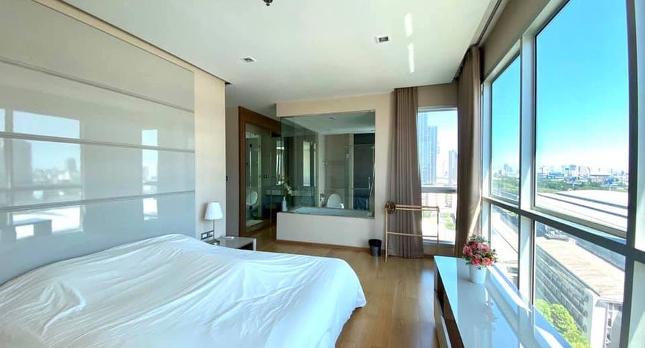 For rent 2 bedrooms condo in Watthana, Bangkok