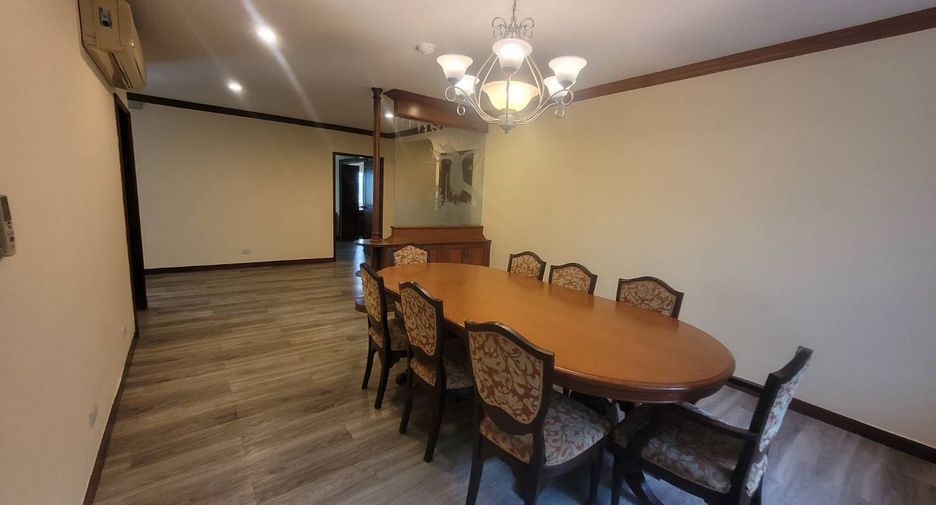 For rent 3 bedrooms condo in Watthana, Bangkok