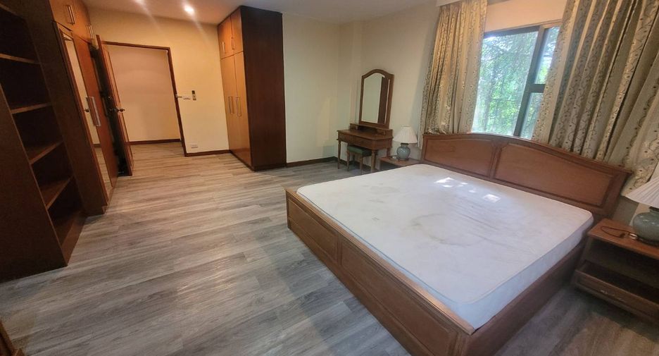 For rent 3 bedrooms condo in Watthana, Bangkok