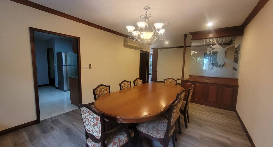 For rent 3 bedrooms condo in Watthana, Bangkok
