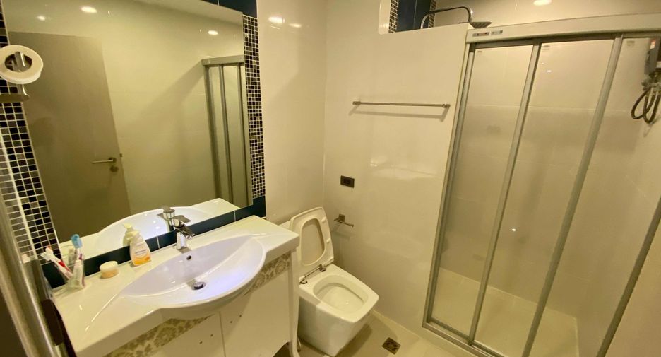 For rent 2 ベッドルーム condo in Khlong Toei, Bangkok