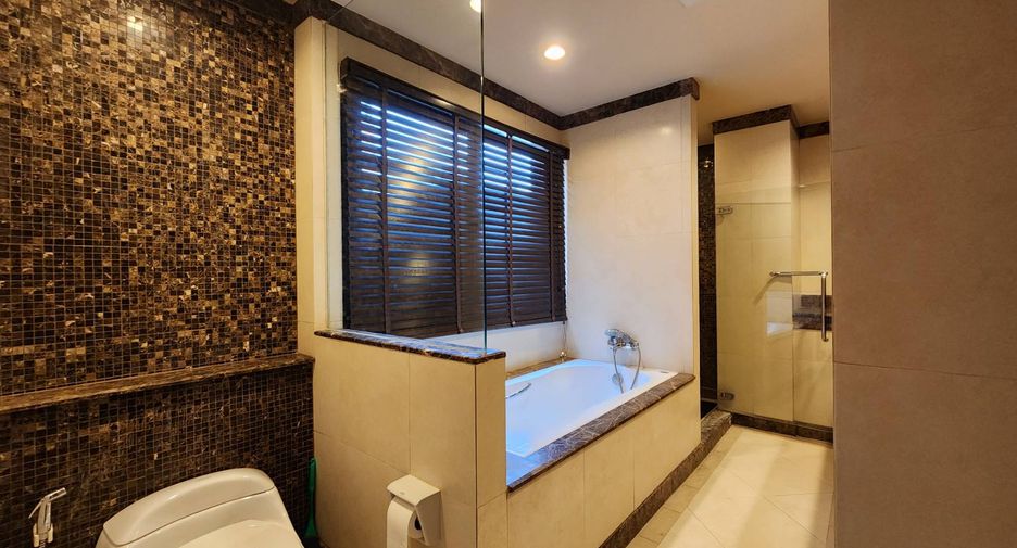 For rent and for sale 2 bedrooms condo in Watthana, Bangkok